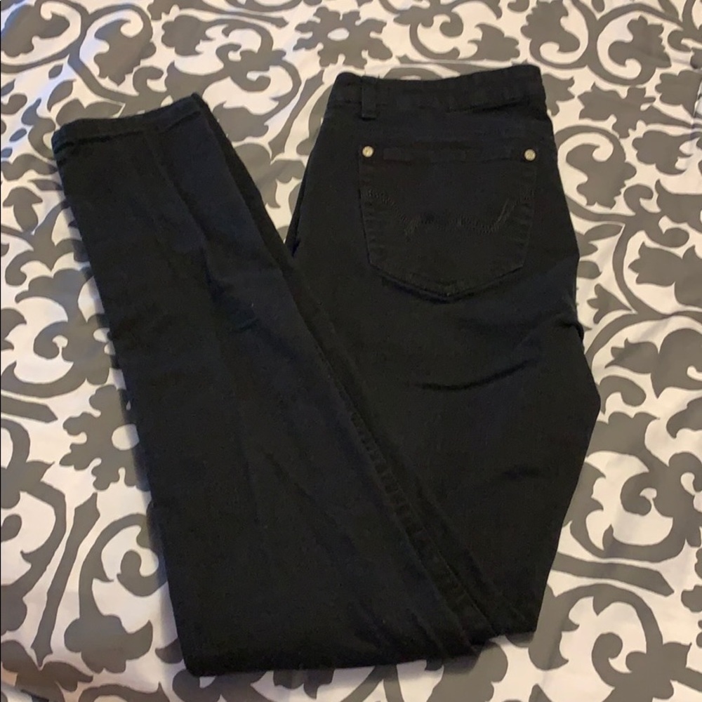 Black skinny jeans